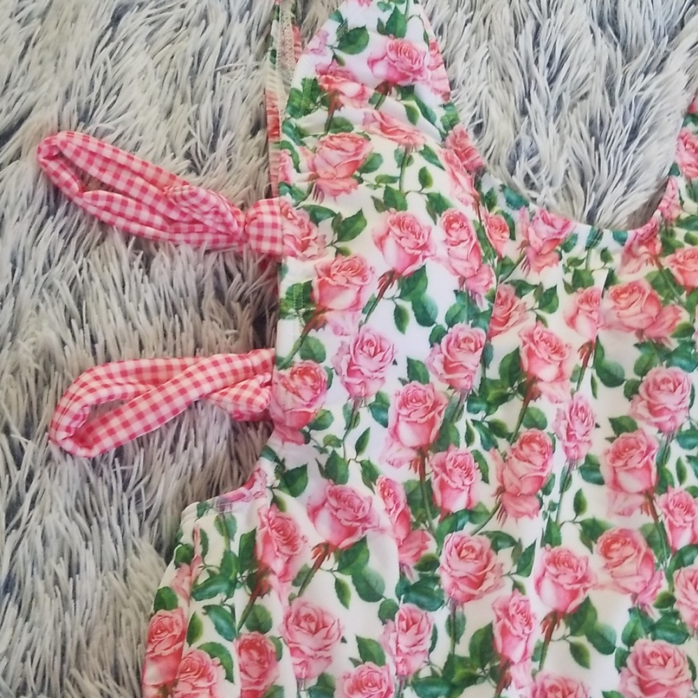 Adorable Rose Swimsuit - Picture 4 of 6